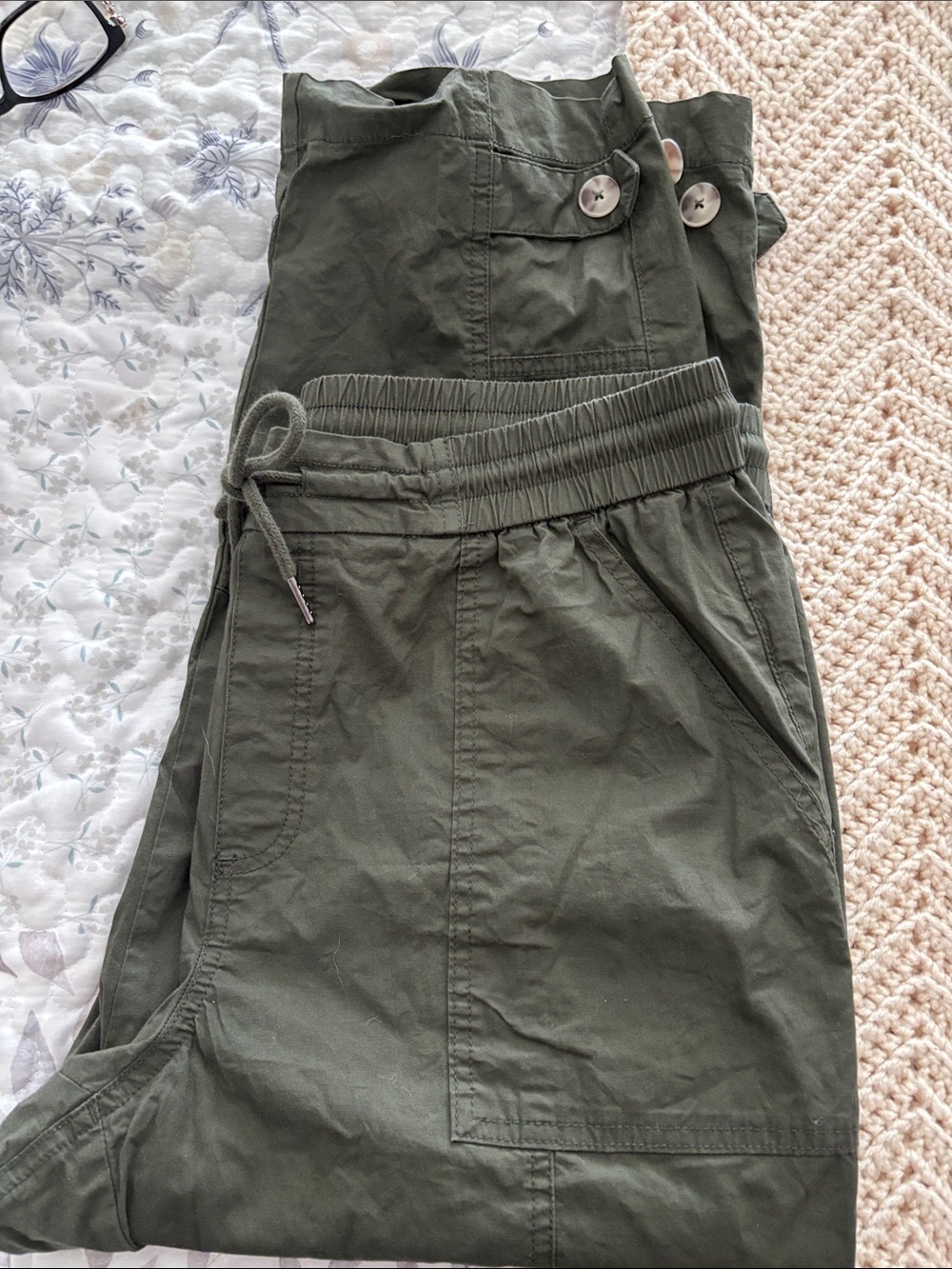 Olive Green Drawstring cropped pants Reitmans size Large